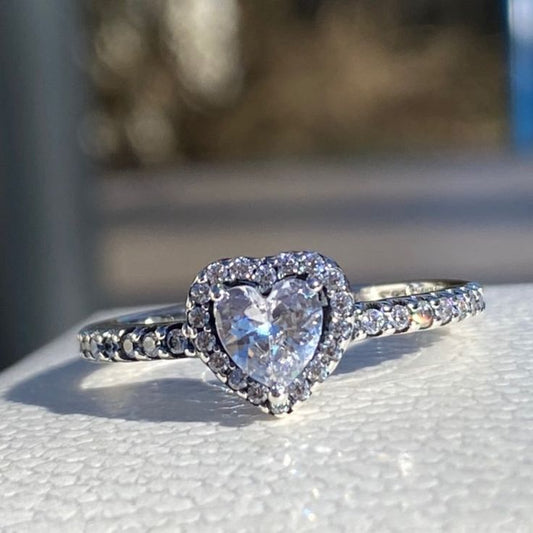 Beyaz Taşlı Kalp Yüzük